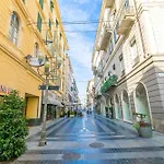 Apart Otel Seven - Via Matteotti 178 4*