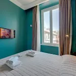 Seven - Via Matteotti 178 Lejlighedshotel 4*