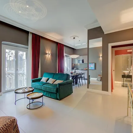 Seven - Via Matteotti 178 Apartmanhotel 4*