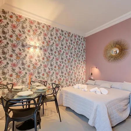 Seven - Via Matteotti 178 Appart hôtel 4*