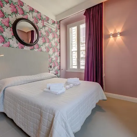 Seven - Via Matteotti 178 4* San Remo