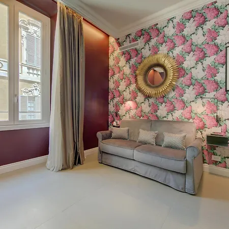 Seven - Via Matteotti 178 Appart hôtel 4*