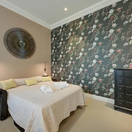 Apartmanhotel Seven - Via Matteotti 178 4*
