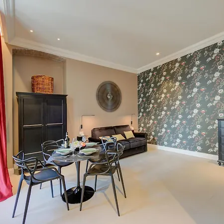 Appart hôtel Seven - Via Matteotti 178 4*