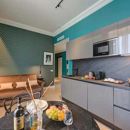 Seven - Via Matteotti 178 4* San Remo