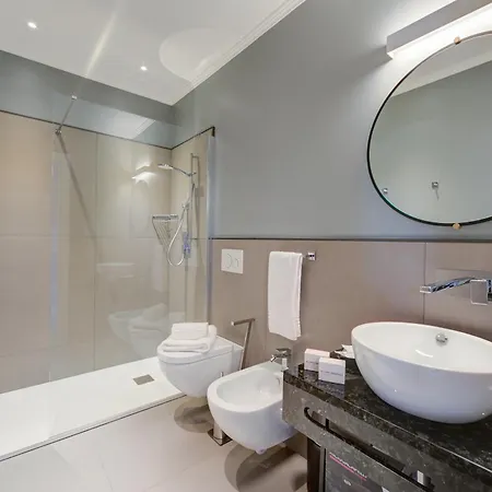 Seven - Via Matteotti 178 公寓式酒店