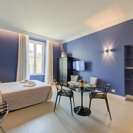 Aparthotel Seven - Via Matteotti 178 4*