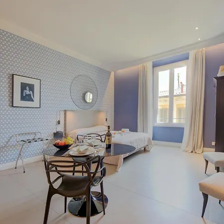 Seven - Via Matteotti 178 Sanremo