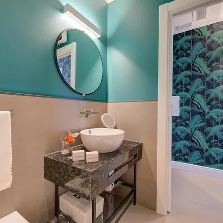 Seven - Via Matteotti 178 4* Sanremo