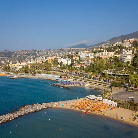 Seven - Via Matteotti 178 Aparthotel