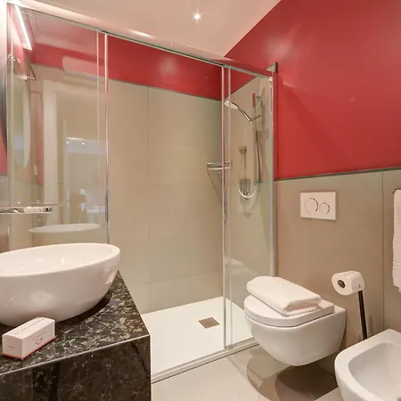 Seven - Via Matteotti 178 Apartmanhotel 4*