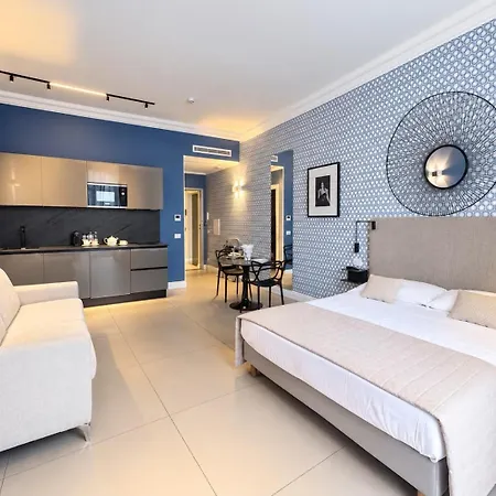 Seven - Via Matteotti 178 Aparthotel 4*