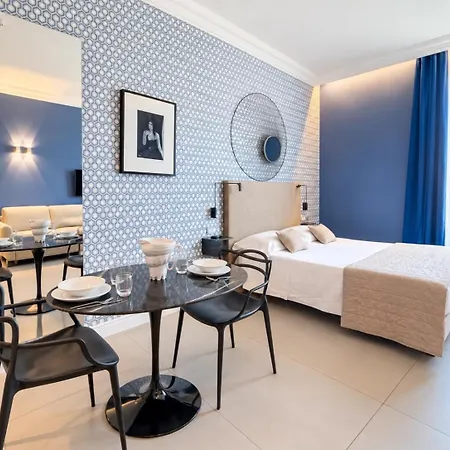 Aparthotel Seven - Via Matteotti 178 4*
