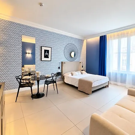 Seven - Via Matteotti 178 Aparthotel