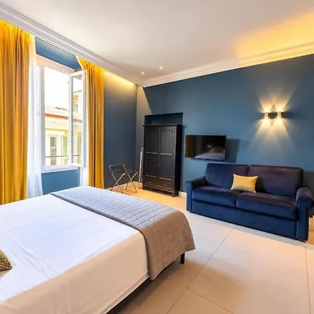 Seven - Via Matteotti 178 Aparthotel 4*