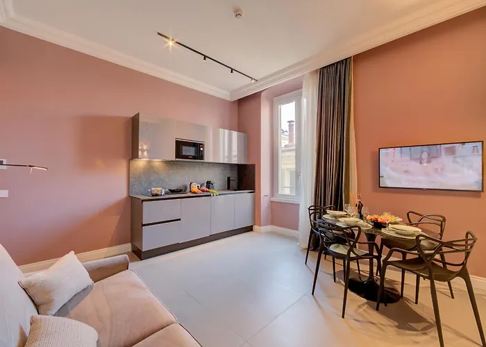 Seven - Via Matteotti 178 Lejlighedshotel 4*