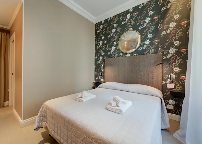 Seven - Via Matteotti 178 4*