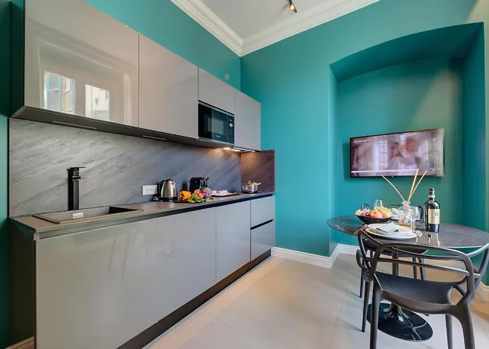 Seven - Via Matteotti 178 4* Sanremo