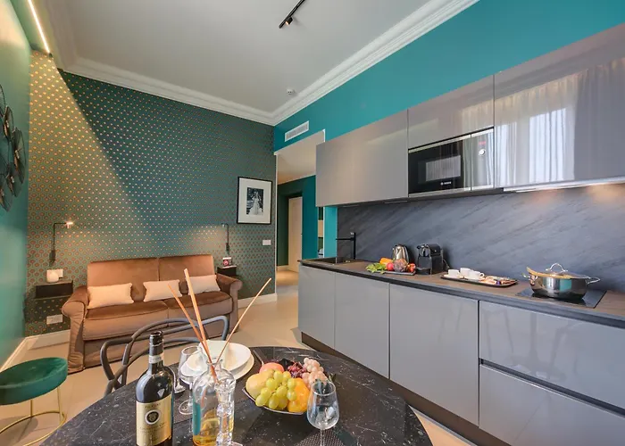 Seven - Via Matteotti 178 4* Sanremo