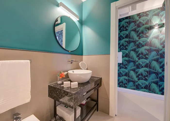 Seven - Via Matteotti 178 4* Sanremo